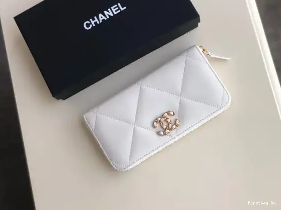 First Bag Ru CHANEL WALLET ZIPPED 19 0617